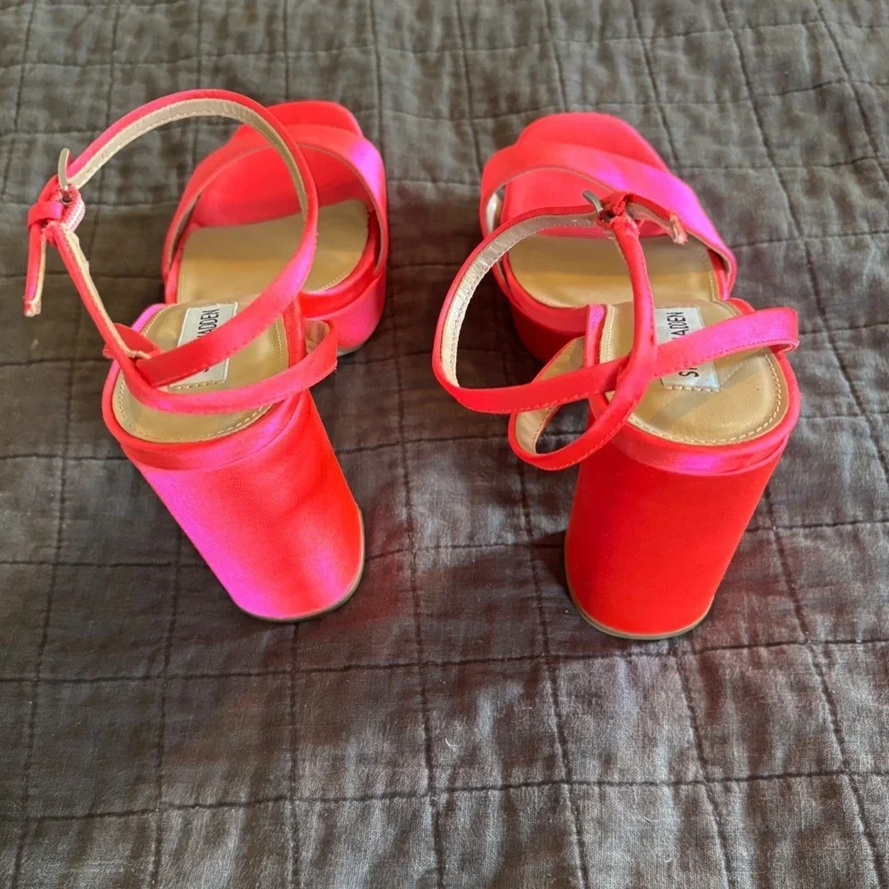 Steve Madden Lessa Hot Pink Satin Platform Block Heel Sandals Mens 9.5M LESS06S1